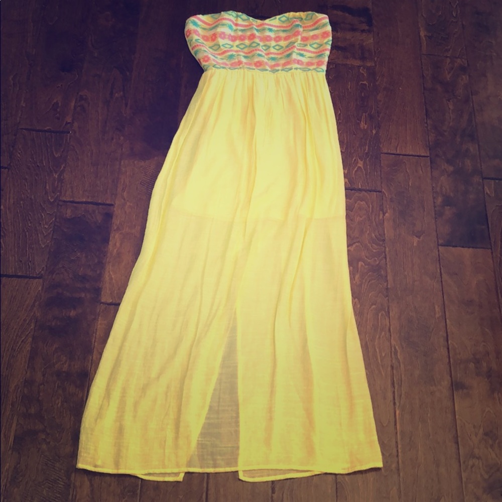 Yellow strapless Maxi dress women’s size Medium